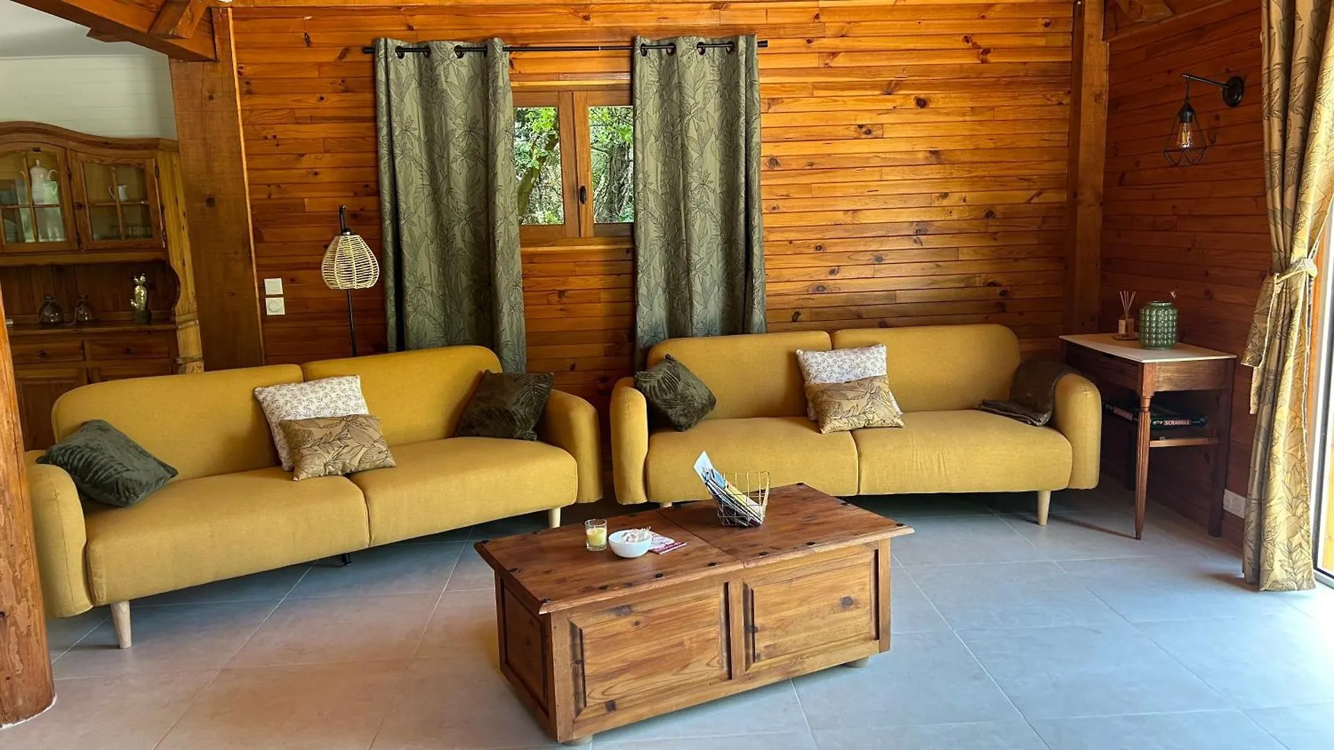 Chalet En Drome Provencale Roussas France