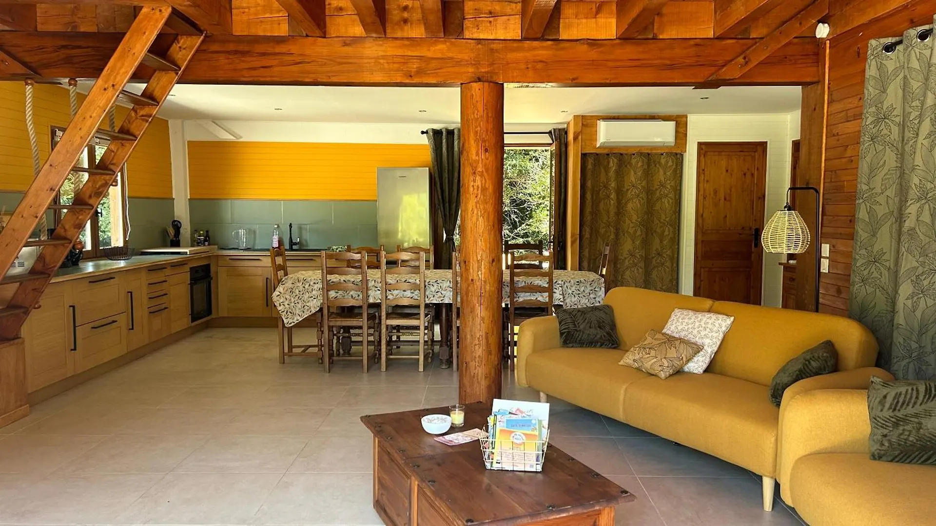 Chalet En Drome Provencale Roussas فرنسا